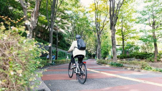 電気代わずか8円快適E-BIKEライフを始めませんか？忙しい朝も楽々スタート！ コンセントなしでe-bikeを充電!? 充電環境を激変させるJGR1.1